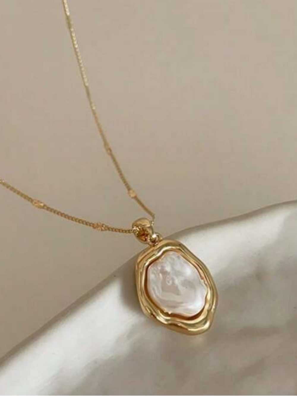 baroque pearl pendant gold chain necklace